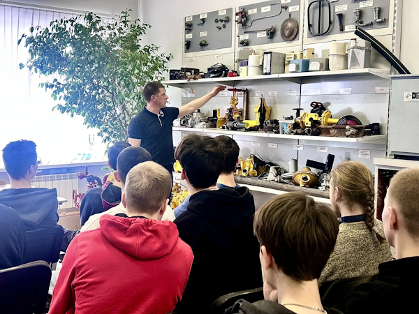 О будущей профессии из первых уст: газовики провели занятие для студентов